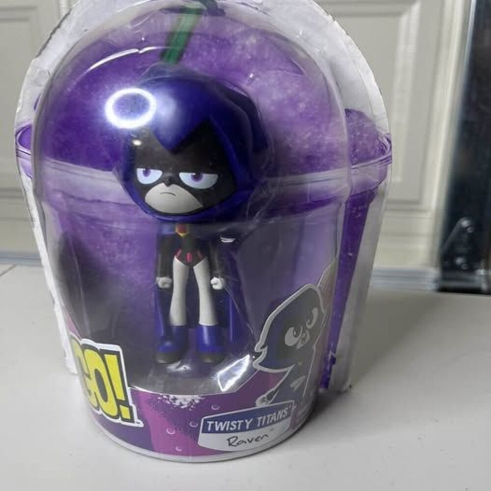 DC Teen Titans Go! Twisty Titans Raven Figure
